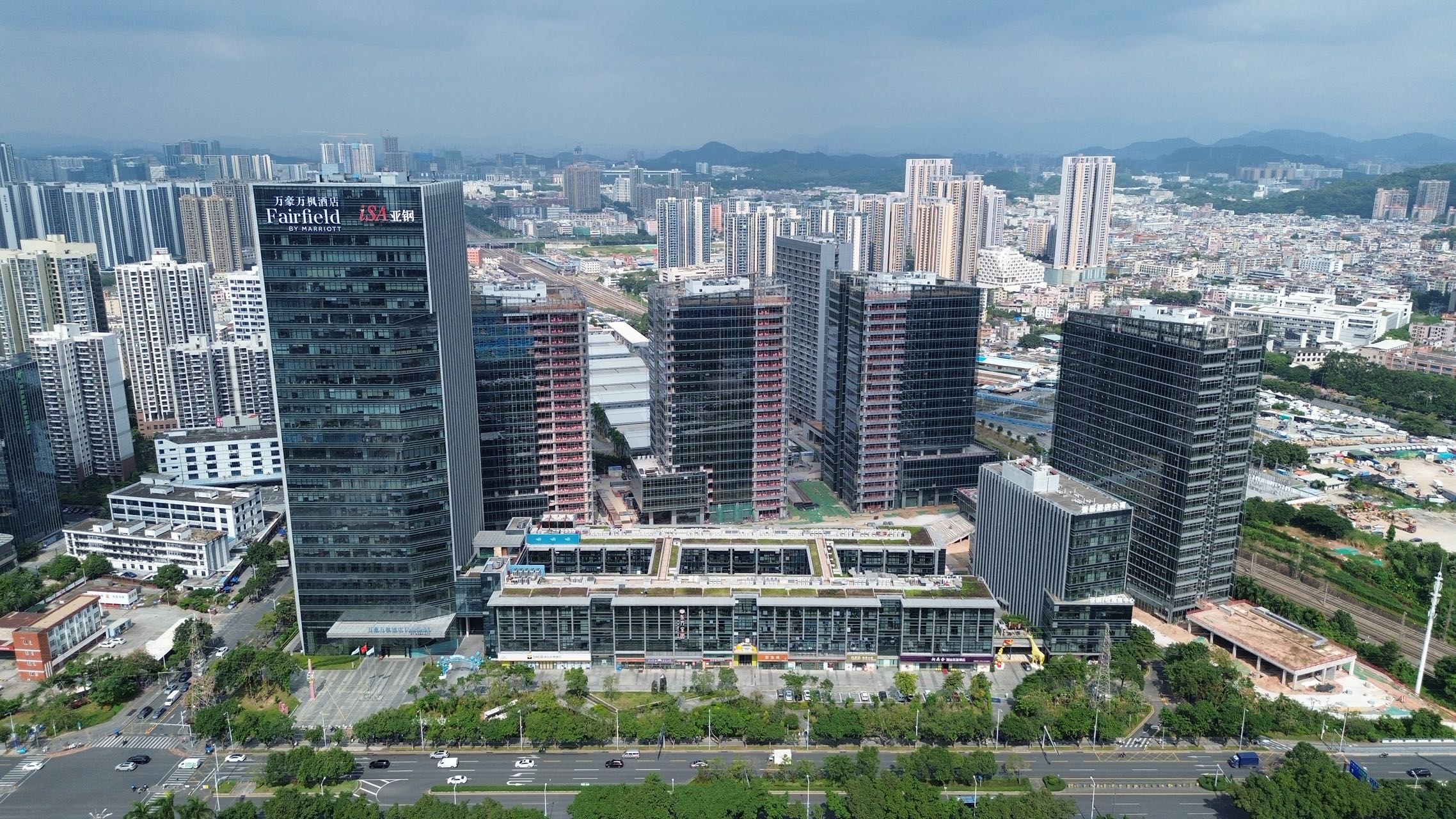 平湖华南城小产权房《壹号公馆二期》精装两房61万/套起,三栋花园小区(图2) 平湖华南城小产权房《壹号公馆二期》精装两房61万/套起,三栋花园小区(图2)