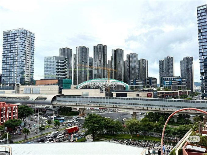 福永村委统建楼《凤城花园》22栋小区,单价仅8800元/㎡、可落户(图3) 福永村委统建楼《凤城花园》22栋小区,单价仅8800元/㎡、可落户(图3)