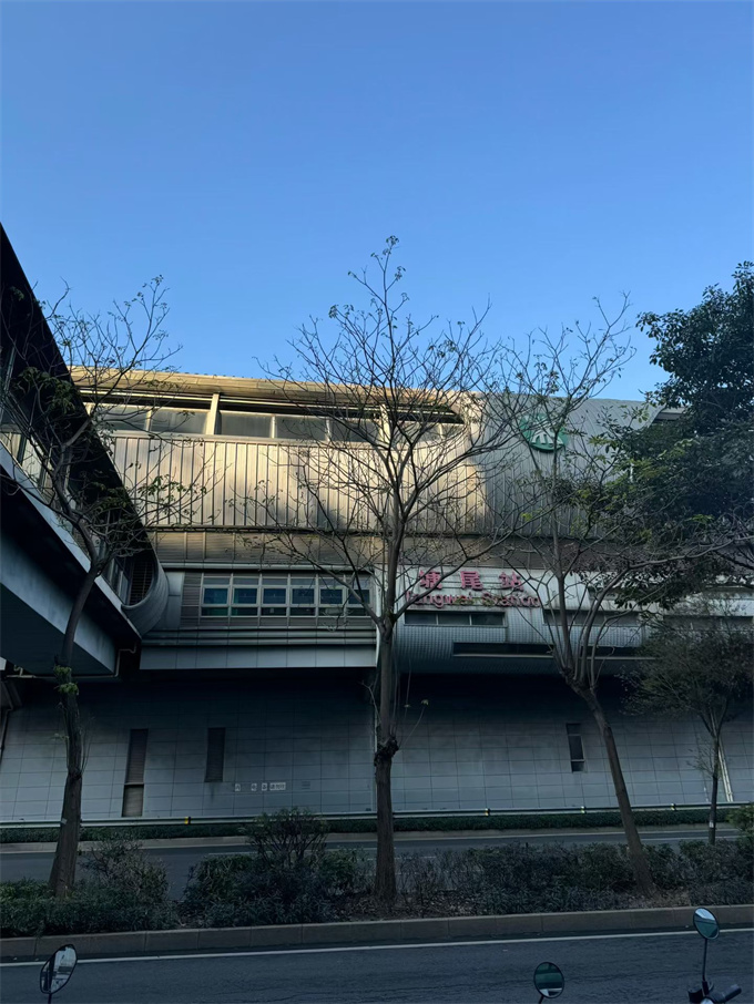 福永村委统建楼《凤城花园》22栋小区,单价仅8800元/㎡、可落户(图4) 福永村委统建楼《凤城花园》22栋小区,单价仅8800元/㎡、可落户(图4)