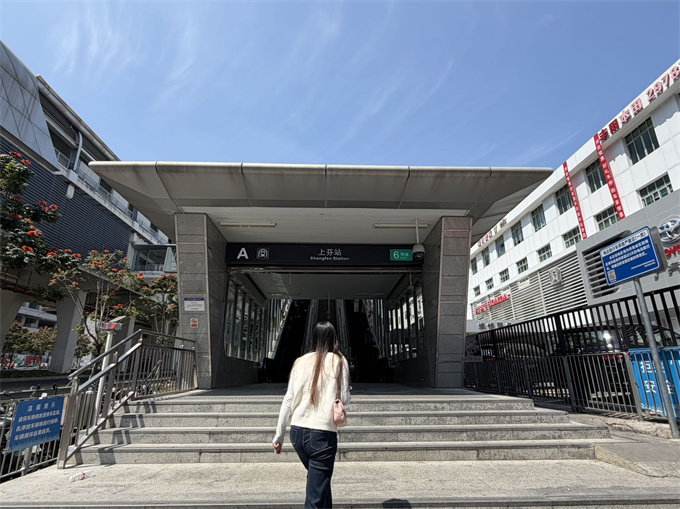 龙华东龙新村小产权房《阳光悦府》600多户，三房总价64.8万起(图1)